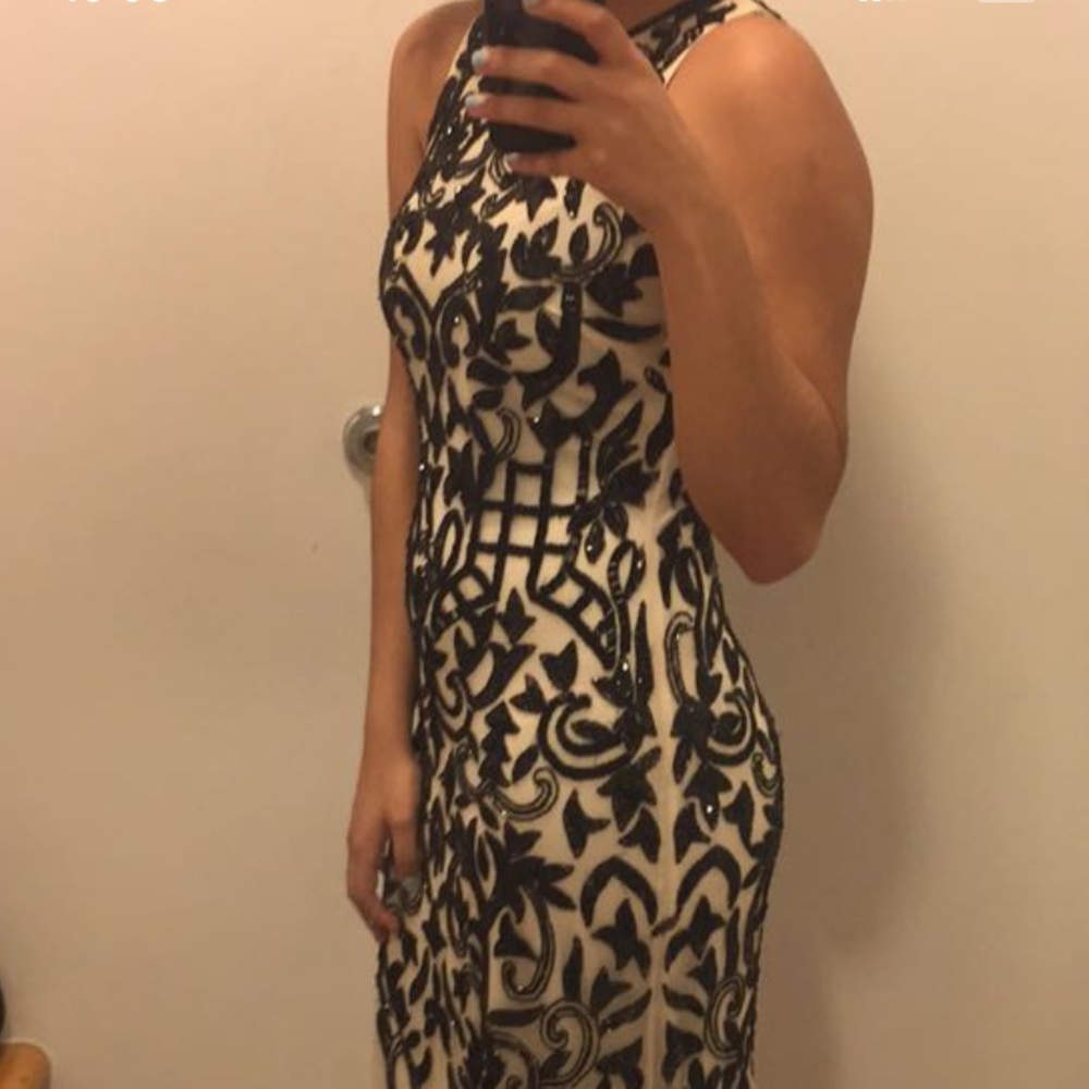 Dress - Picture 3 of 3